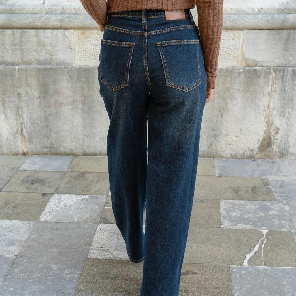 Jeans con Chiusura Asimmetrica