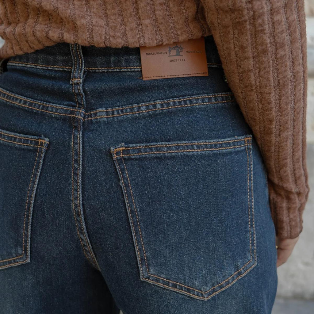Jeans con Chiusura Asimmetrica