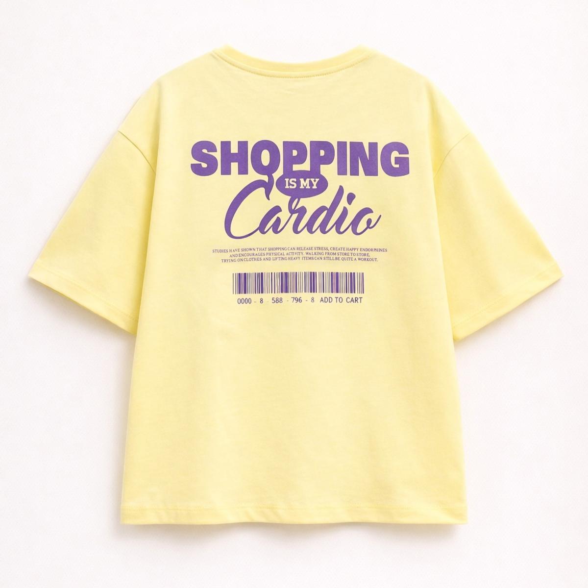T-shirt over scritta
